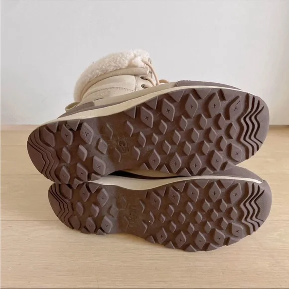 UGG Women's Adirondacky III Winter Boot - Sand Size US 8 - Picture 7 of 10